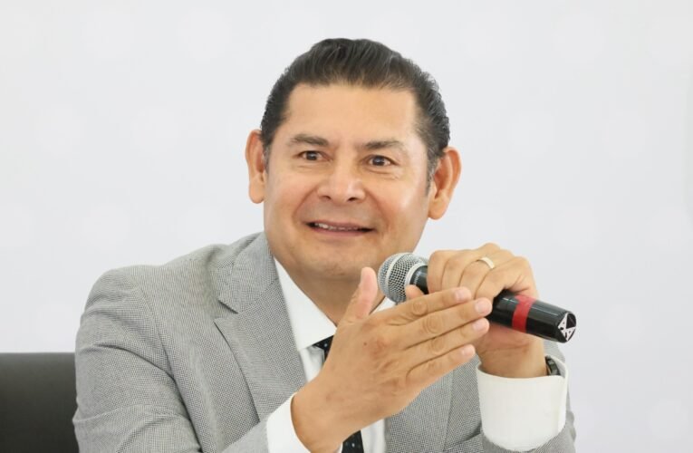 Armenta exhorta a la ciudadanía a no tolerar actos de corrupción en oficinas del gobierno estatal