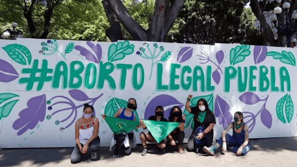Persisten barreras en el acceso al aborto legal en Puebla, a casi un año de su despenalización