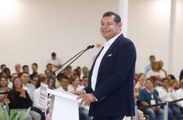 Gobernador Armenta destaca labor del DIF y anuncia programa de obra comunitaria