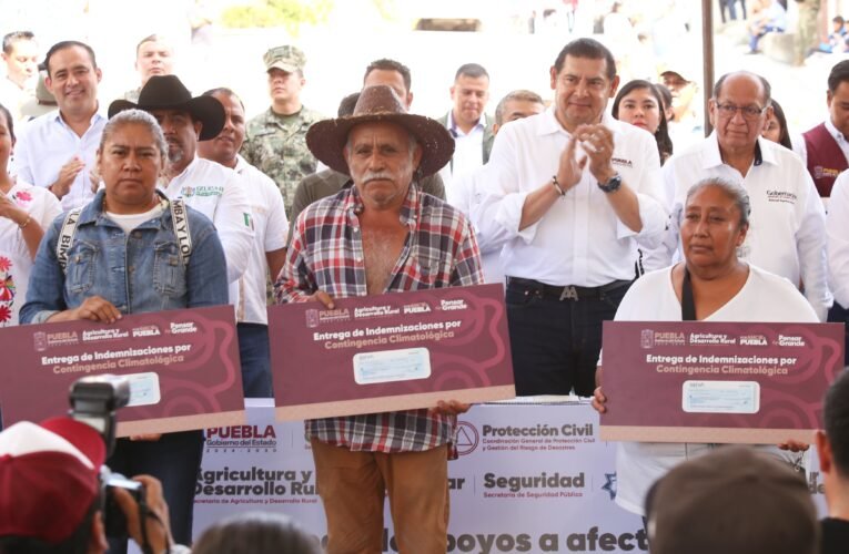 Gobierno de Puebla responde con acciones concretas a familias afectadas por lluvias en La Galarza