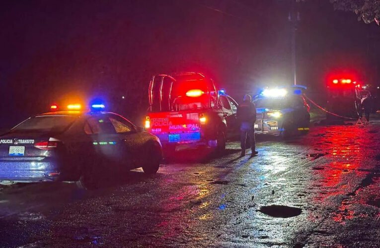 Muere motociclista tras derrapar en carretera de Atlixco