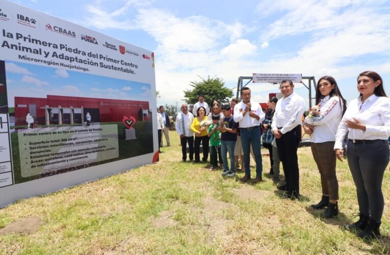 Alejandro Armenta coloca la primera piedra del primer Centro de Bienestar Animal en Puebla