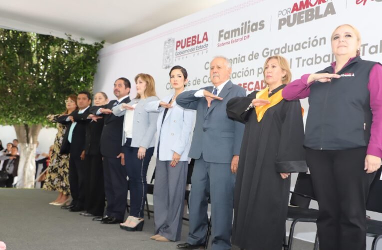 Gobierno de Puebla y SEDIF fortalecen red de capacitación en favor de las familias