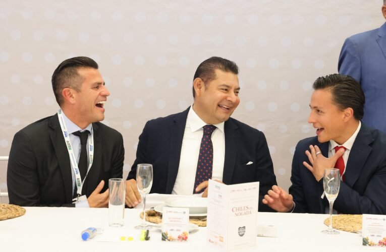 Puebla impulsa innovación con Centro de Semiconductores y auto mexicano “Olinia”