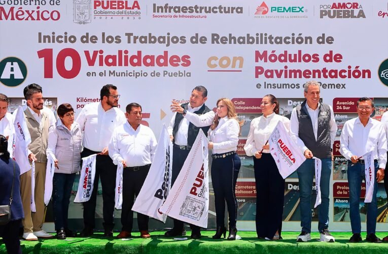Pemex entrega segunda dotación de asfalto a Puebla; rehabilitan 10 vialidades en la capital