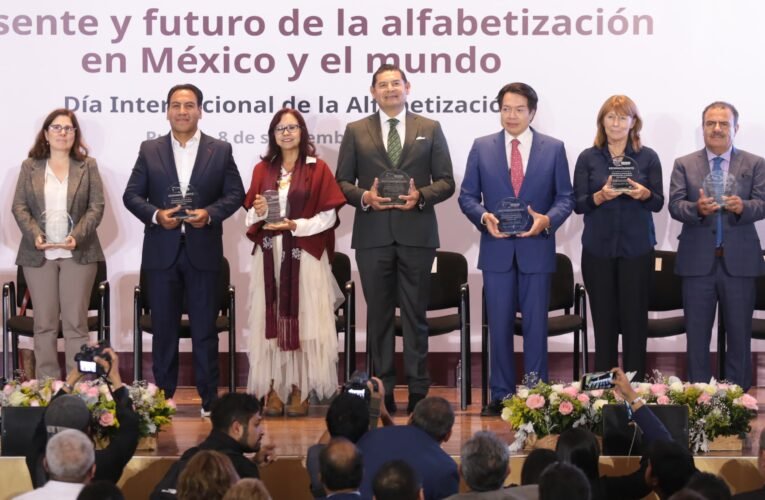Con Sheinbaum, México alcanzará la Bandera Blanca en alfabetización: Mario Delgado