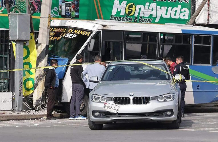 Microbús de la Ruta Remanente 1 se queda sin frenos y provoca accidente en la 31 Poniente
