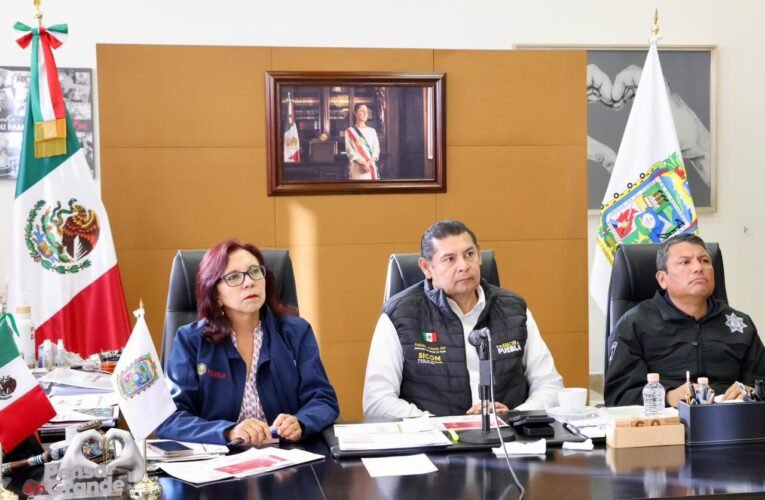 Gobierno de México y Puebla refuerzan apoyo a damnificados por lluvias en la Sierra Norte