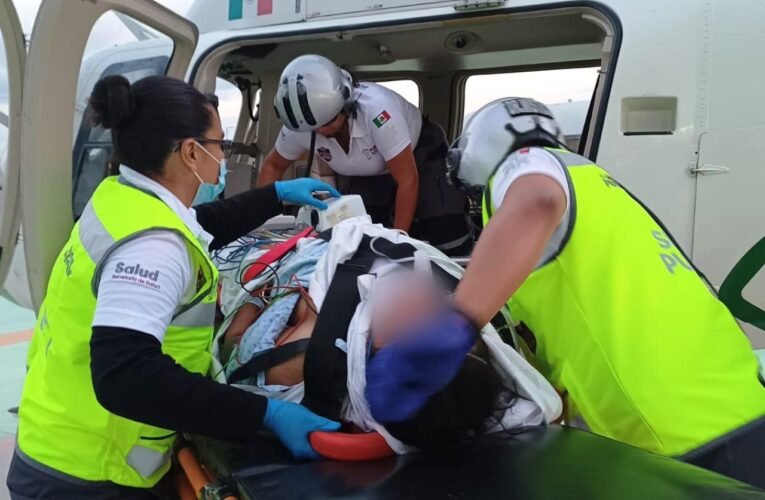 Con apoyo aéreo, SUMA garantiza atención oportuna a mujer con complicaciones postparto