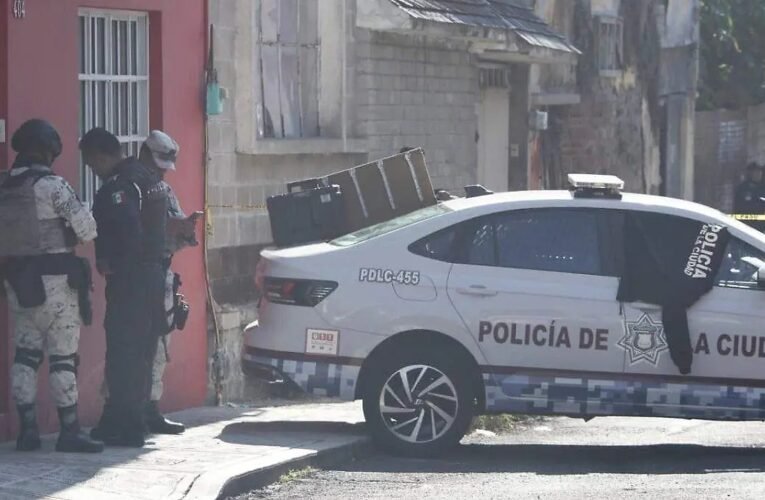 Fiscalía de Puebla investiga feminicidio en El Carmen; cuerpo fue trasladado en camioneta