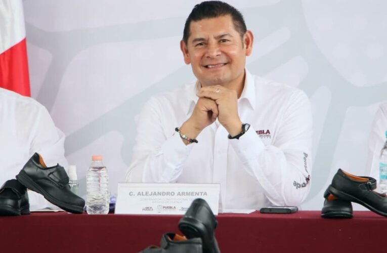 A FAVOR DE LA ECONOMÍA FAMILIAR, GOBIERNO ESTATAL CONCLUYE ENTREGA DE UNIFORMES Y ZAPATOS