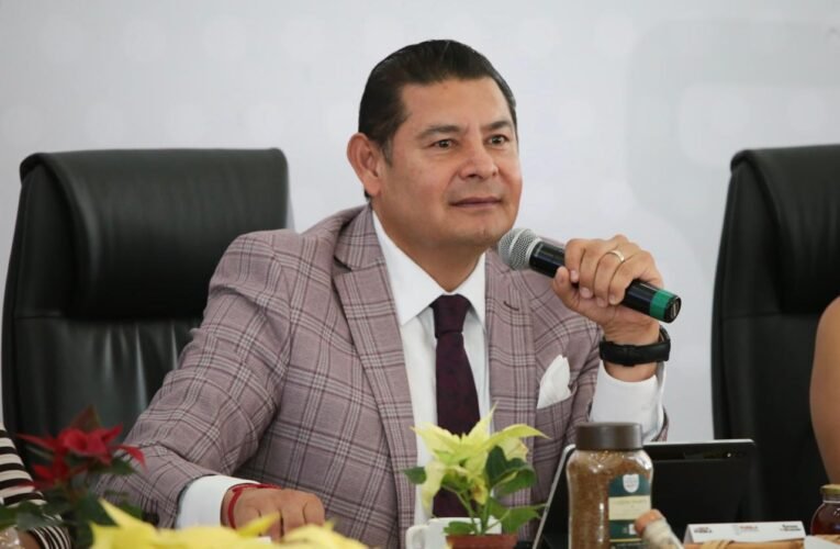 LOS GRUPOS DELICTIVOS MÁS PELIGROSOS SON LOS DELINCUENTES DISFRAZADOS DE POLÍTICOS: ARMENTA