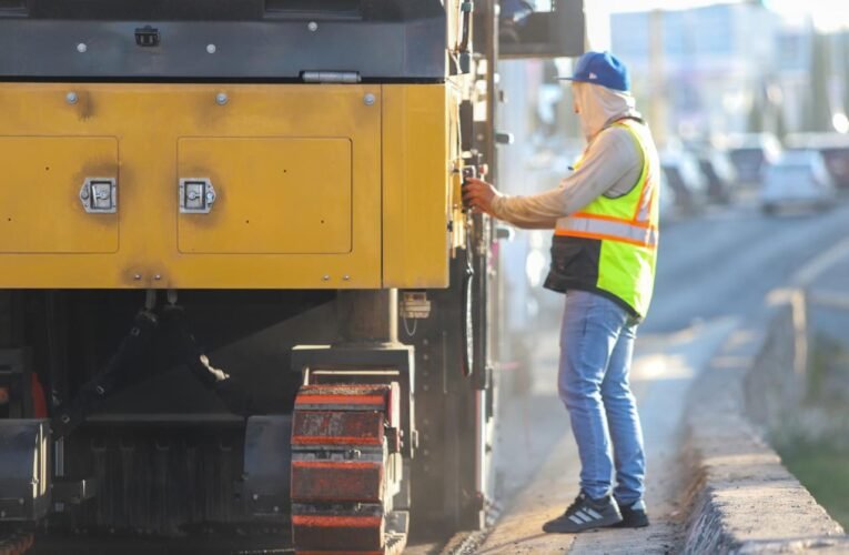 CIERRA FUENTES DE SAQUEO GOBIERNO DE PUEBLA CON OBRA COMUNITARIA Y MAQUINARIA