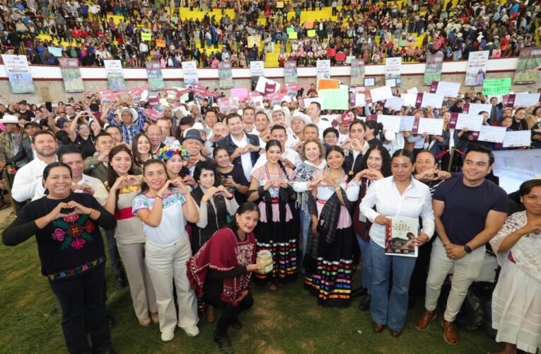 GOBIERNO ESTATAL TRANSFORMA EN GRANDE EL CAMPO DE LA SIERRA NORTE